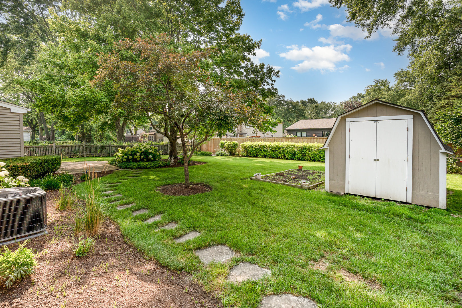 1334 Wilshire Drive, Naperville, IL 60540
