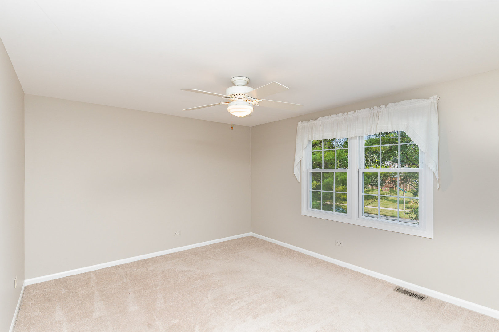1334 Wilshire Drive, Naperville, IL 60540