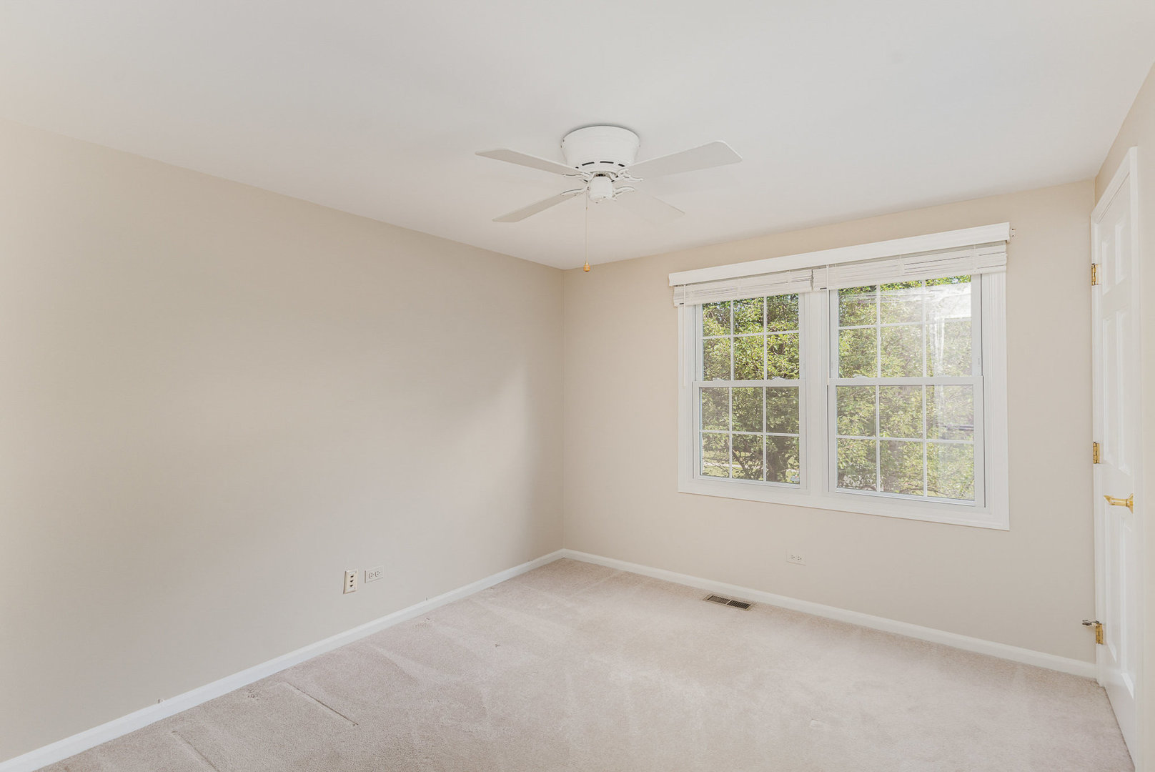 1334 Wilshire Drive, Naperville, IL 60540