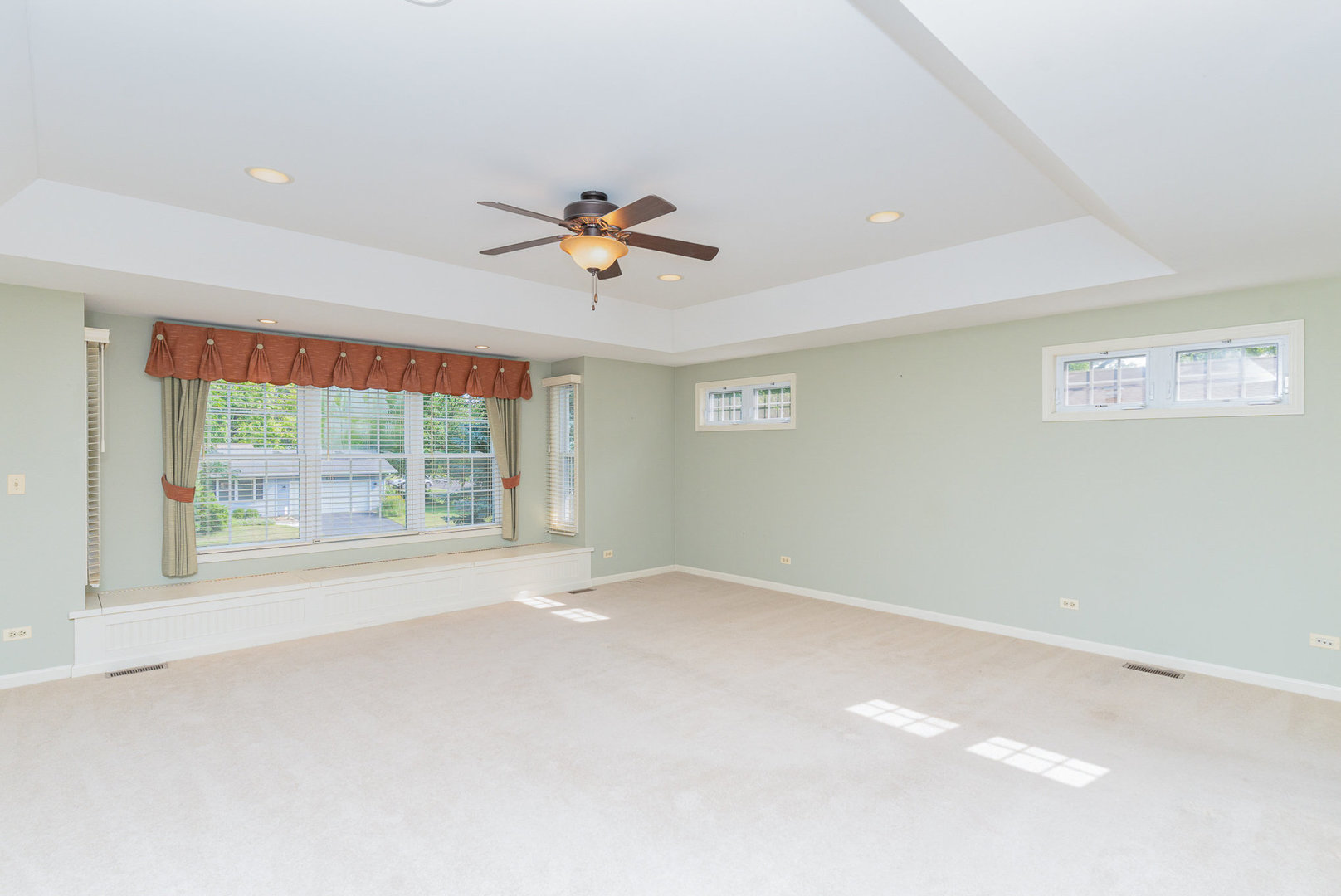 1334 Wilshire Drive, Naperville, IL 60540