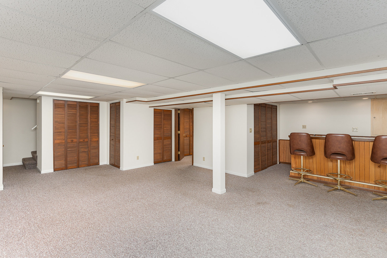 1334 Wilshire Drive, Naperville, IL 60540