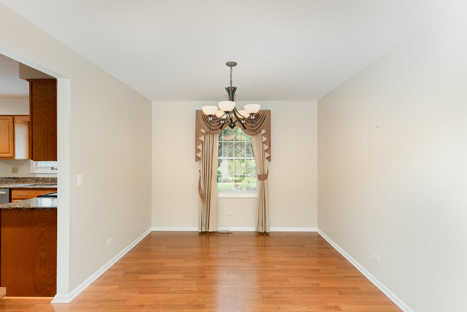 1334 Wilshire Drive, Naperville, IL 60540