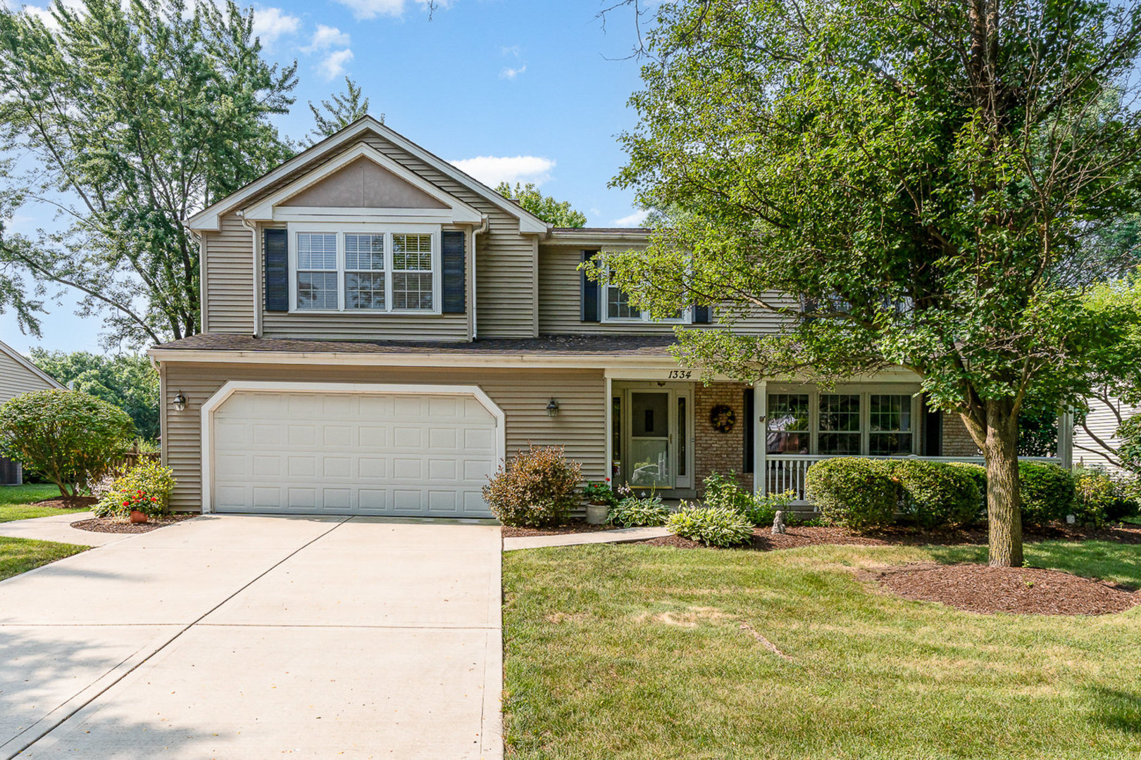 1334 Wilshire Drive, Naperville, IL 60540
