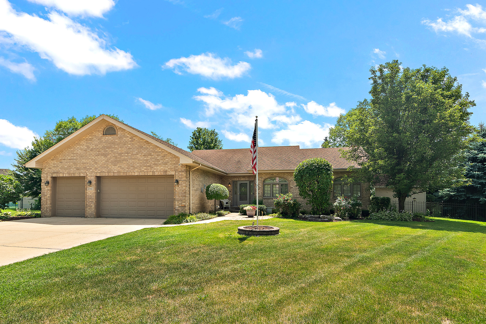 11981 Camelot Avenue, Mokena, IL 60448