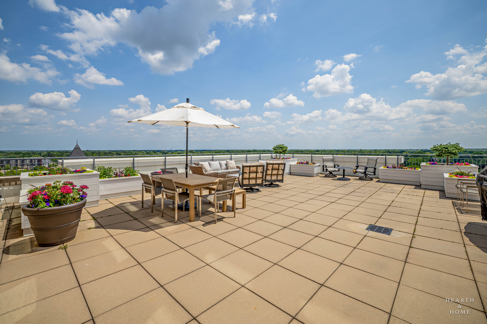 77 S Evergreen Avenue #1103, Arlington Heights, IL 60005