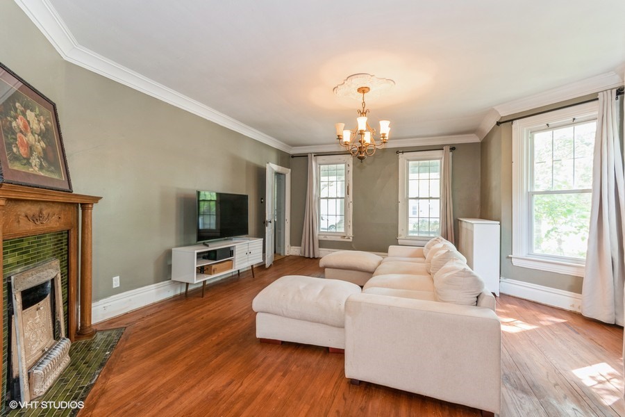 204 E 5th Street, Lockport, IL 60441