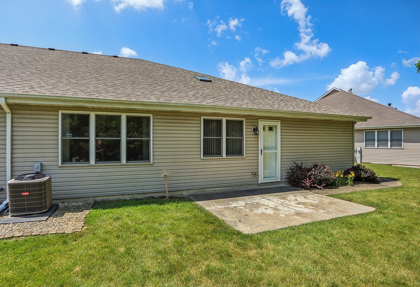 217 Hillcrest Lane, Steger, IL 60475