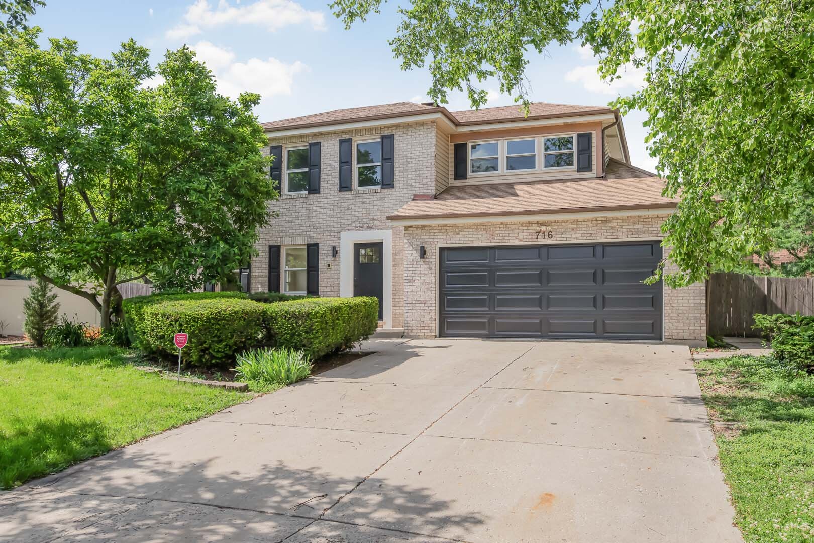 716 Somerset Lane, Darien, IL 60561