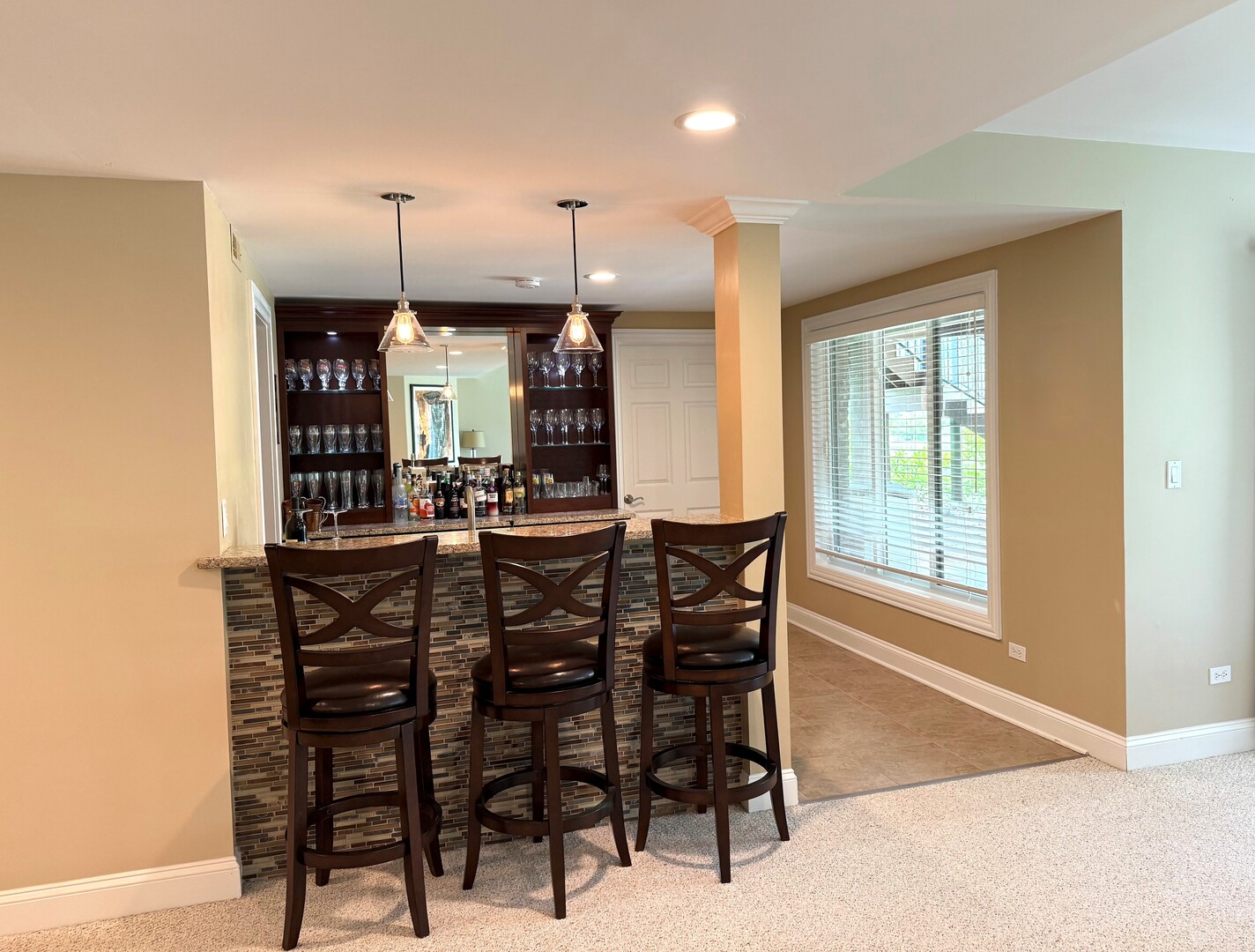 14590 S Somerset Circle, Green Oaks, IL 60048