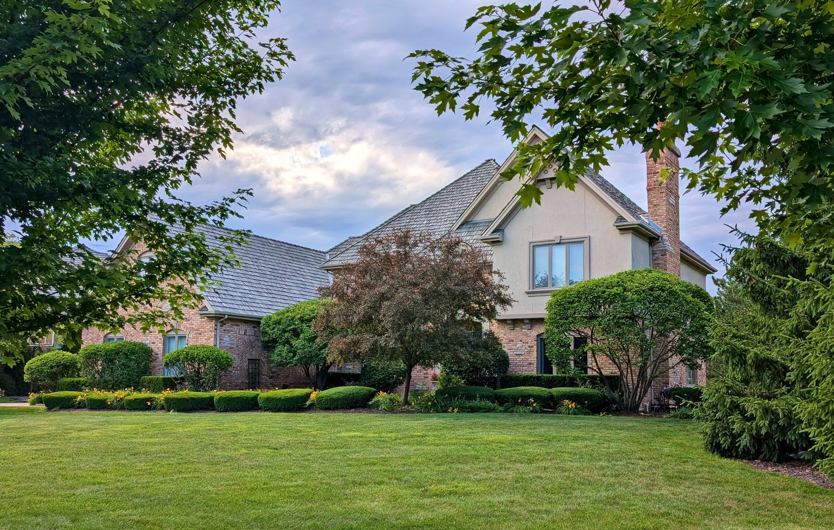 14590 S Somerset Circle, Green Oaks, IL 60048