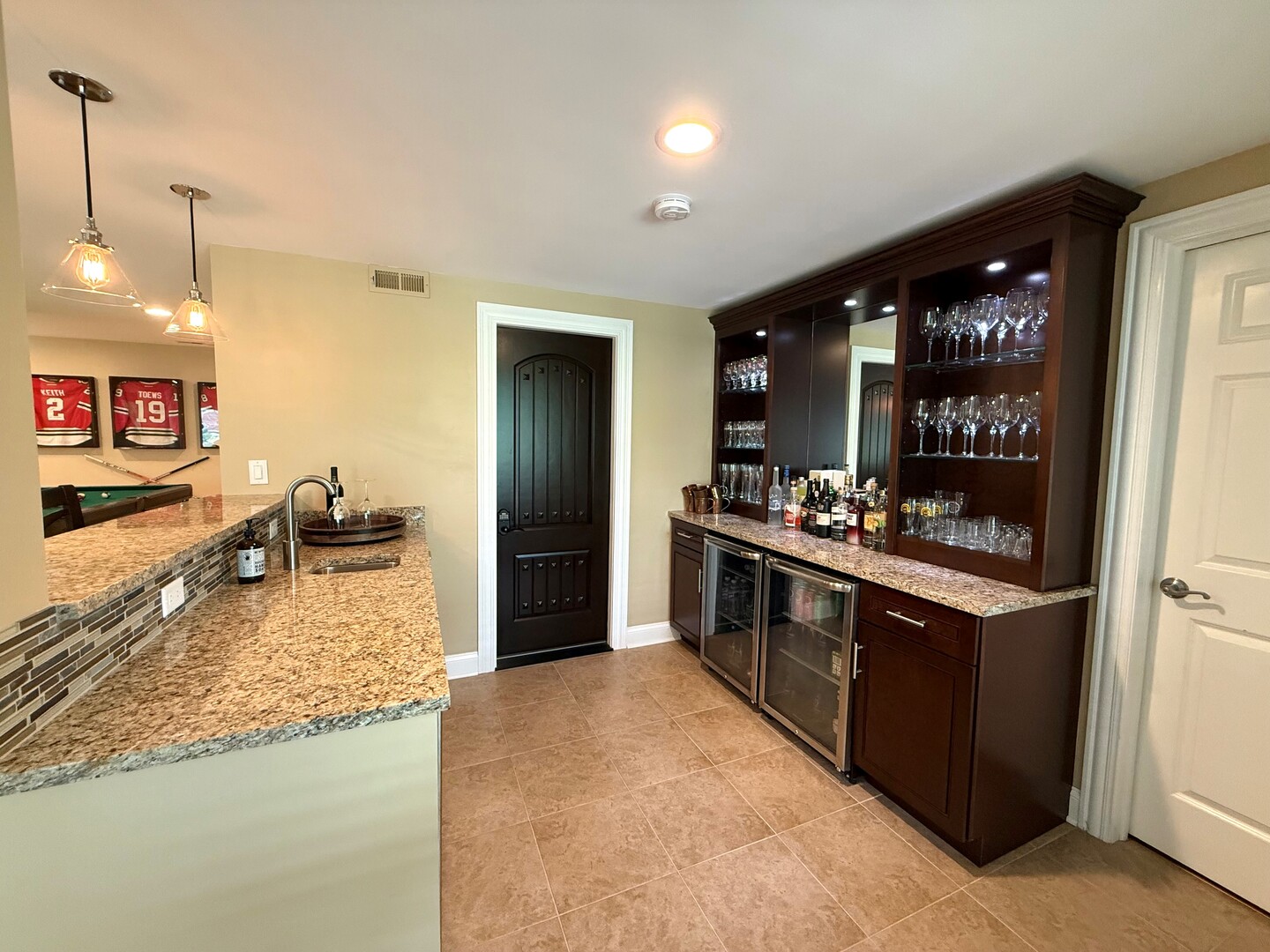 14590 S Somerset Circle, Green Oaks, IL 60048