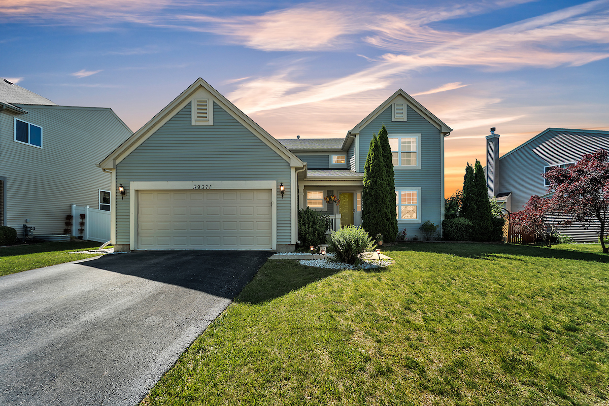 39371 Crofton Lane, Beach Park, IL 60083