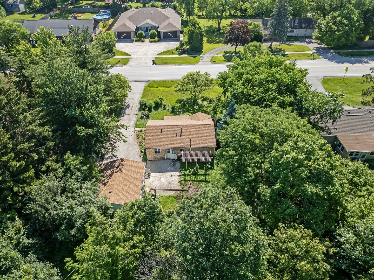 5736 Willow Springs Road, La Grange Highlands, IL 60525