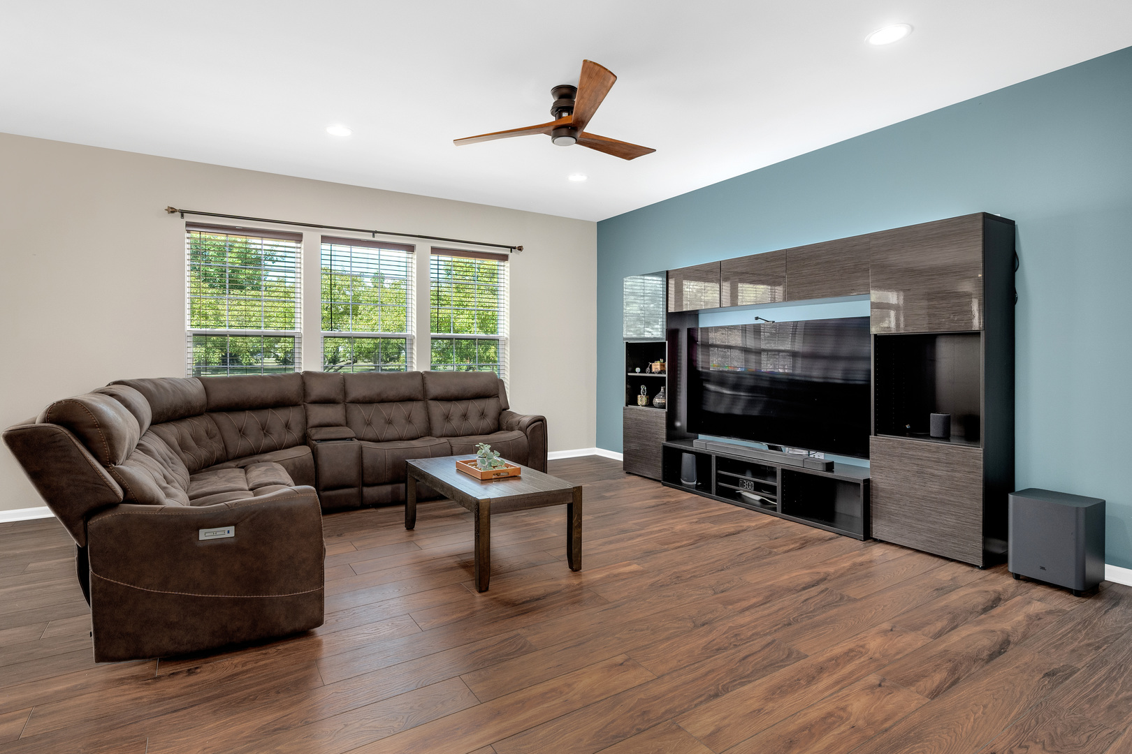 1127 Woodiris Drive, Joliet, IL 60431