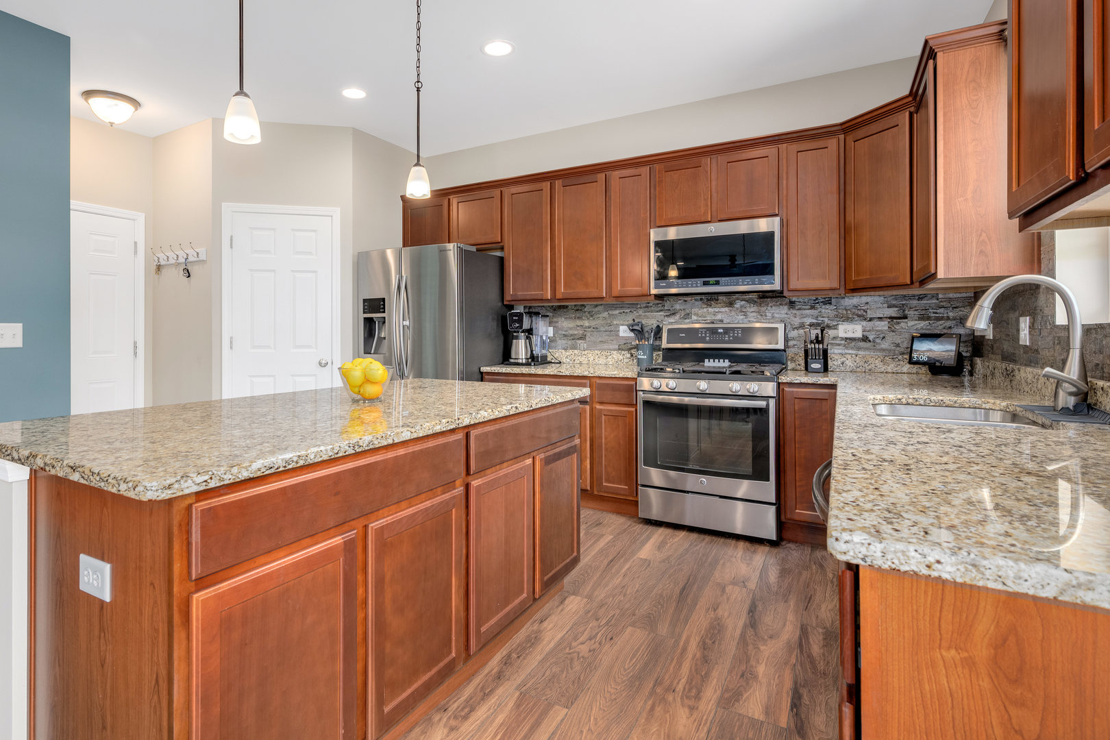 1127 Woodiris Drive, Joliet, IL 60431