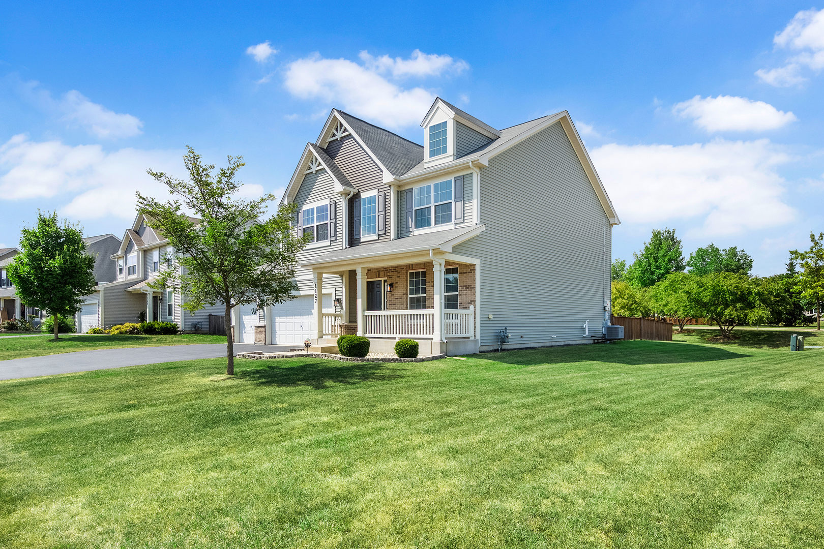 1127 Woodiris Drive, Joliet, IL 60431