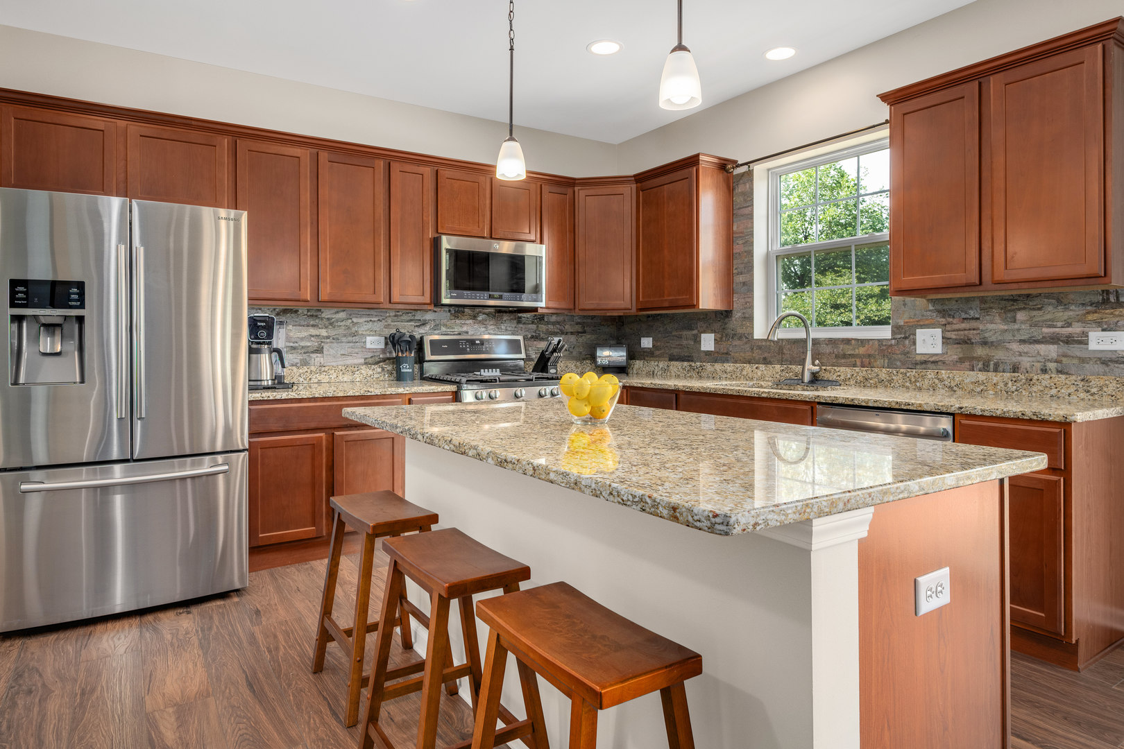 1127 Woodiris Drive, Joliet, IL 60431