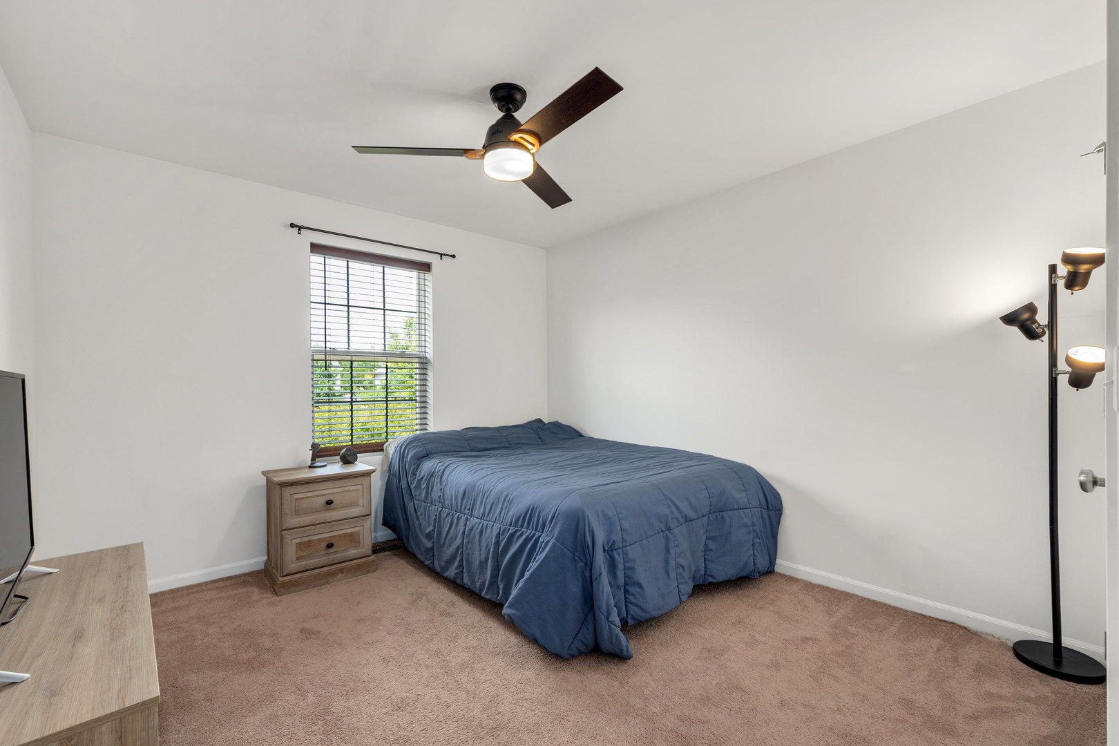 1127 Woodiris Drive, Joliet, IL 60431