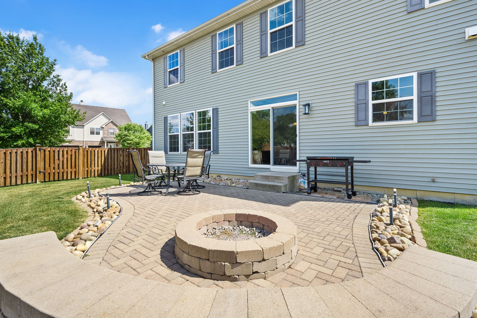 1127 Woodiris Drive, Joliet, IL 60431