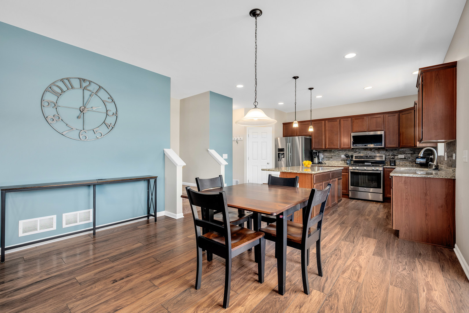 1127 Woodiris Drive, Joliet, IL 60431