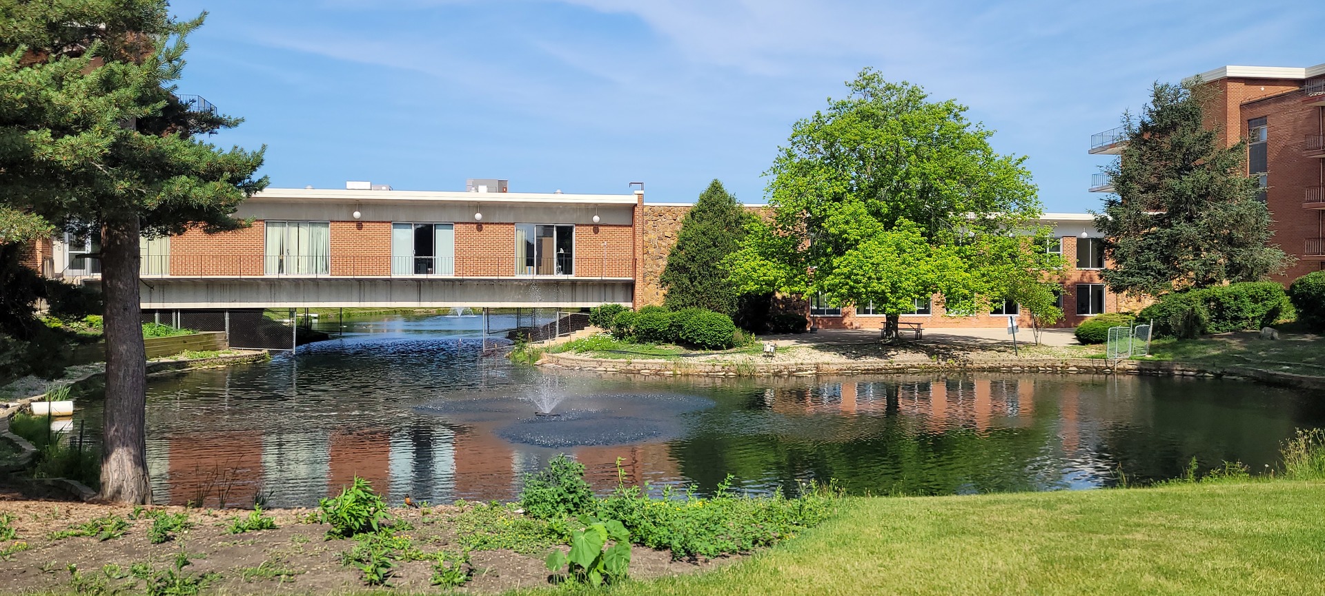 16 E Old Willow Road #320S, Prospect Heights, IL 60070