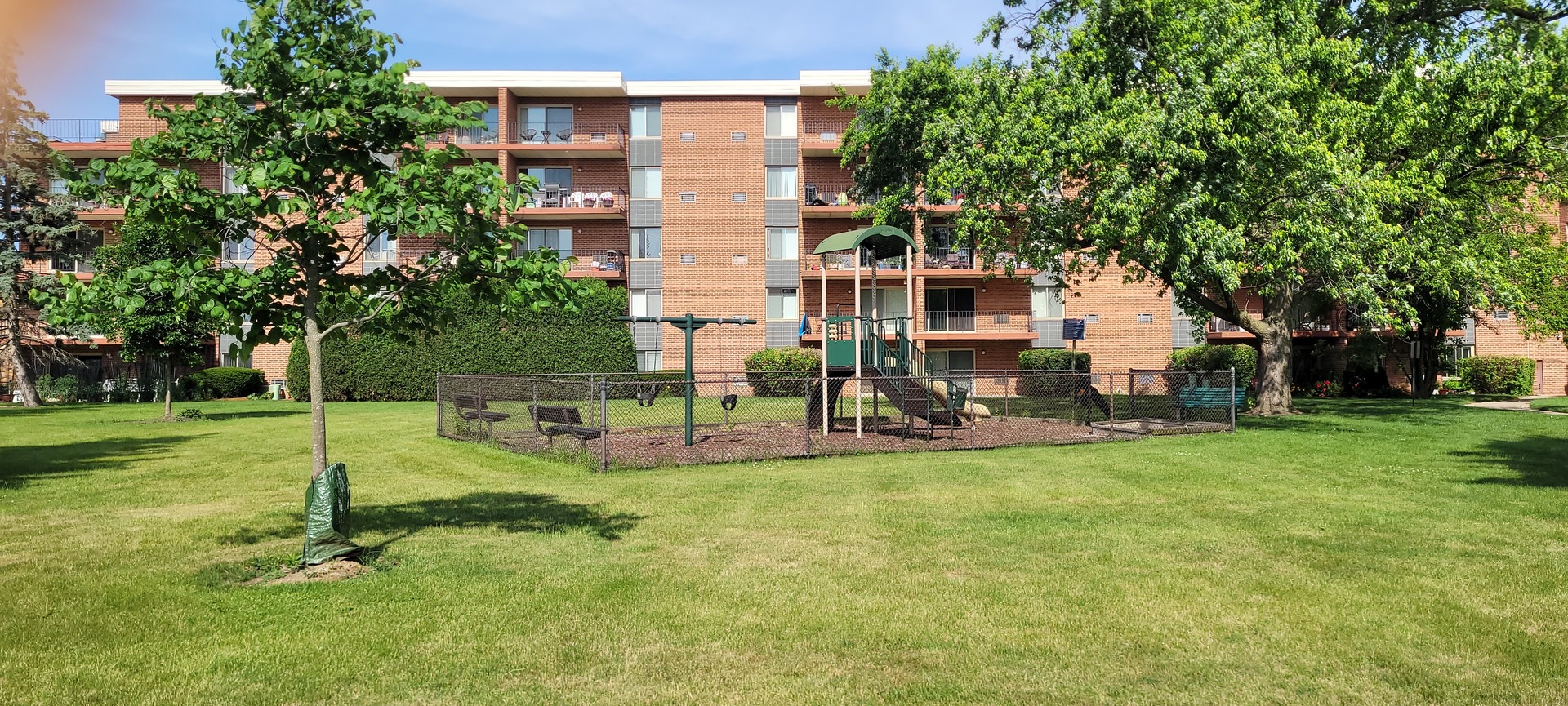 16 E Old Willow Road #320S, Prospect Heights, IL 60070