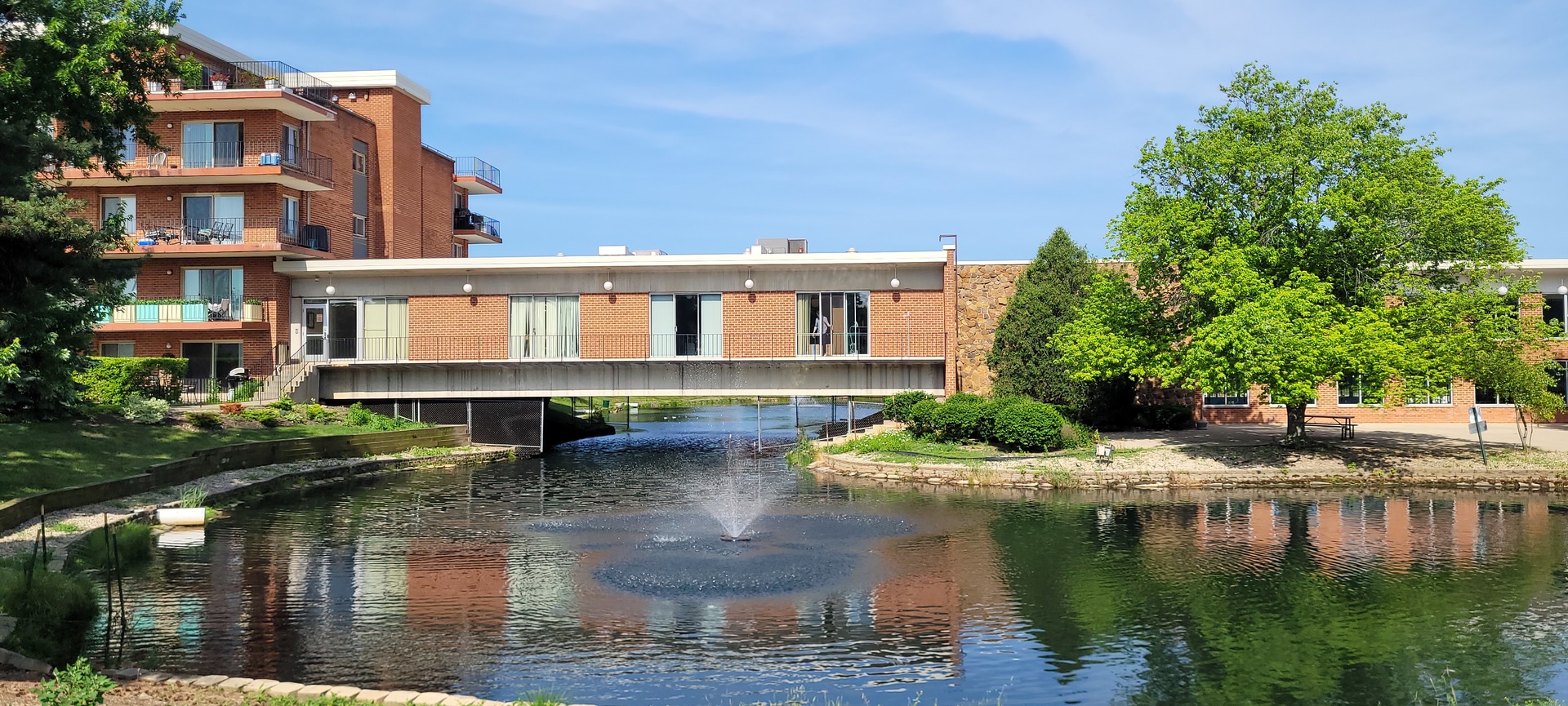 16 E Old Willow Road #320S, Prospect Heights, IL 60070
