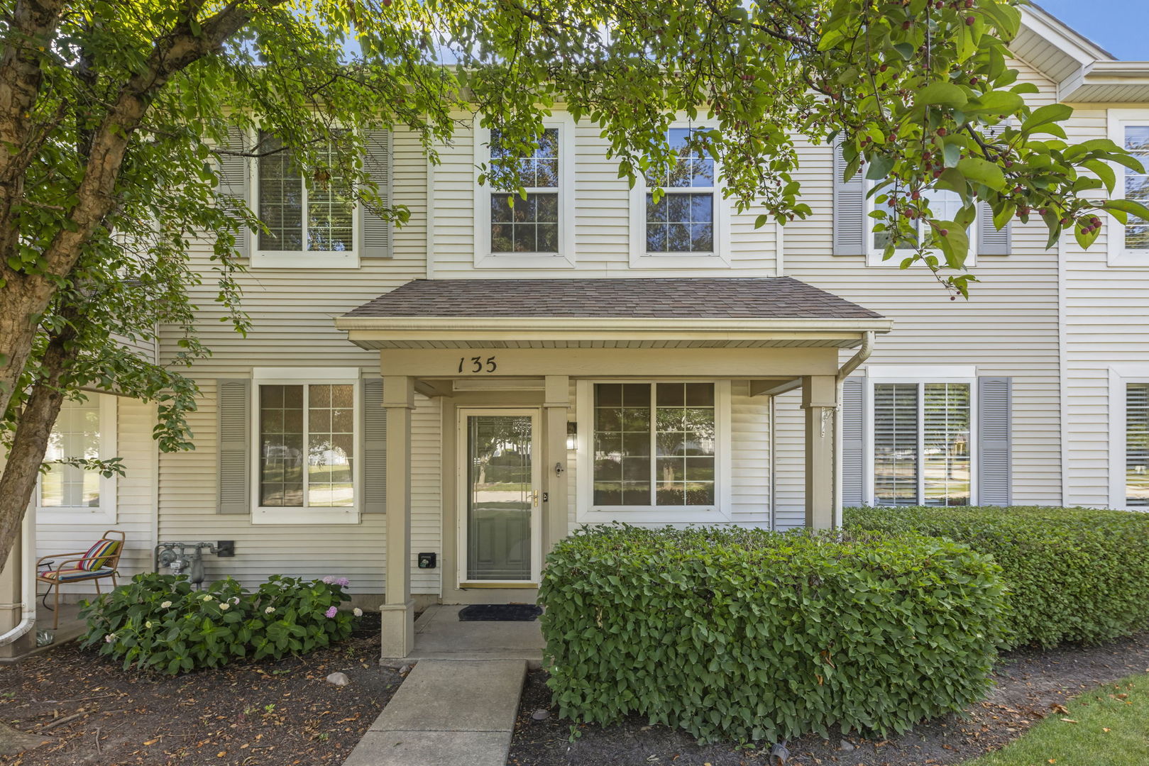 135 Azalea Circle, Romeoville, IL 60446