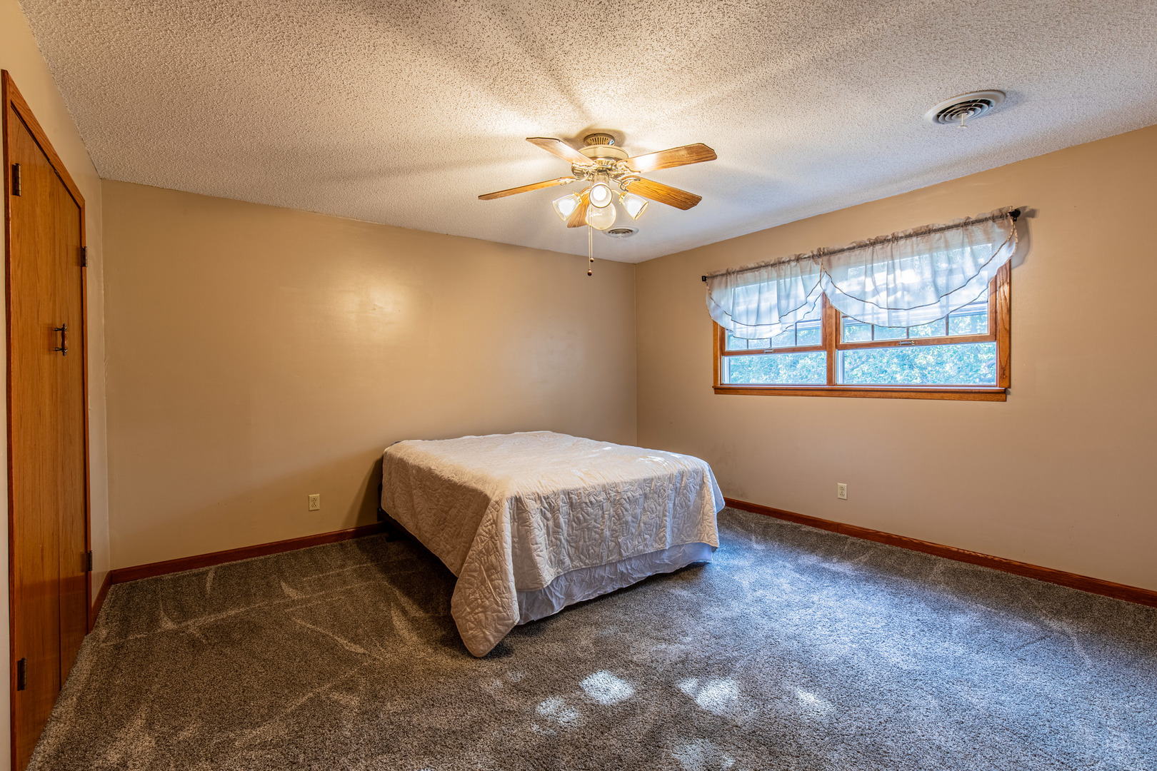 14389 Lovers Lane Road, Princeton, IL 61356