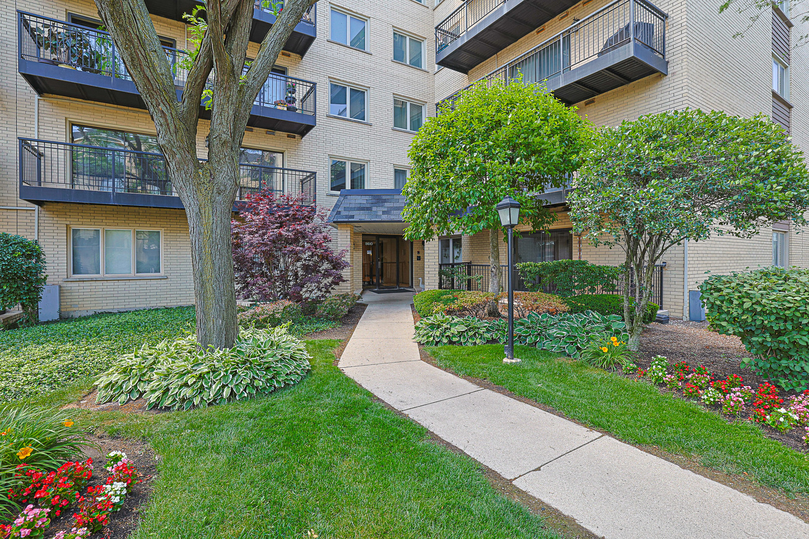 8610 Waukegan Road #506W, Morton Grove, IL 60053