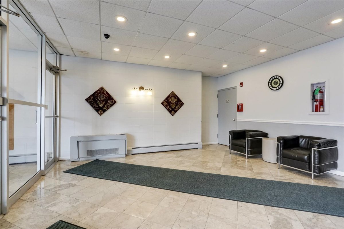 1043 S YORK Road #207, Bensenville, IL 60106