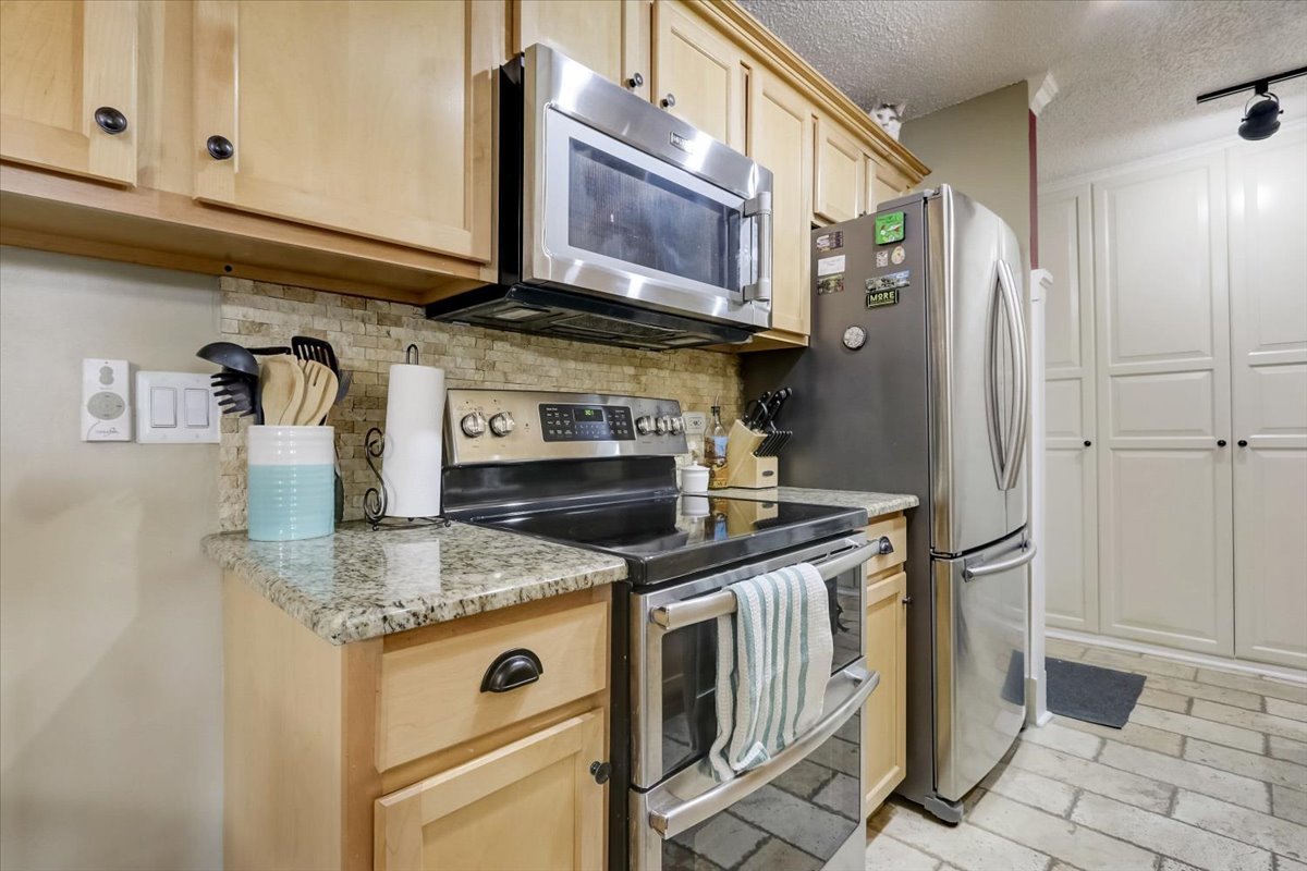 1043 S YORK Road #207, Bensenville, IL 60106