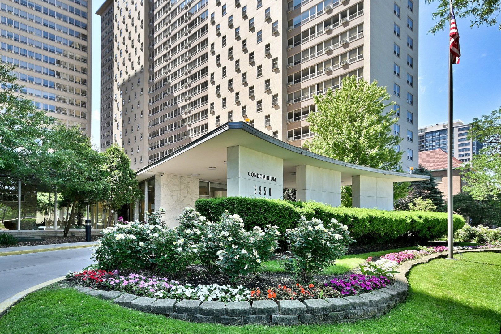 3950 N Lake Shore Drive #810B, Chicago, IL 60613
