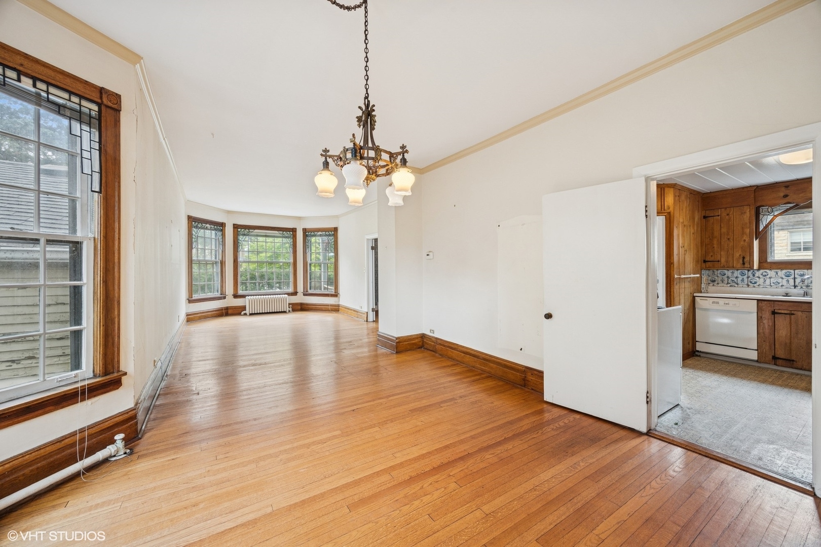121 N Kensington Avenue, La Grange, IL 60525