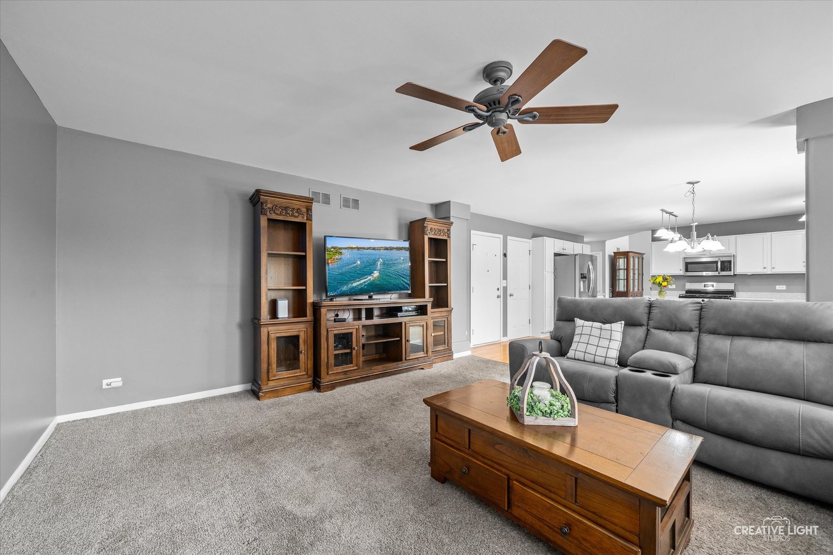 1918 CONGROVE Drive, Aurora, IL 60504