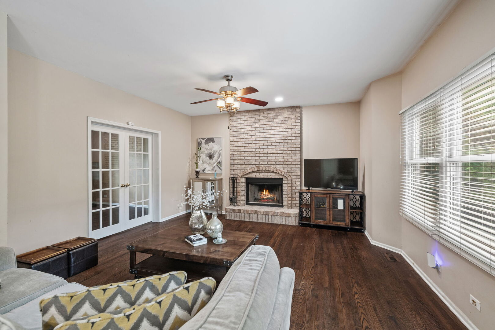 5083 PRAIRIE SAGE Lane, Naperville, IL 60564