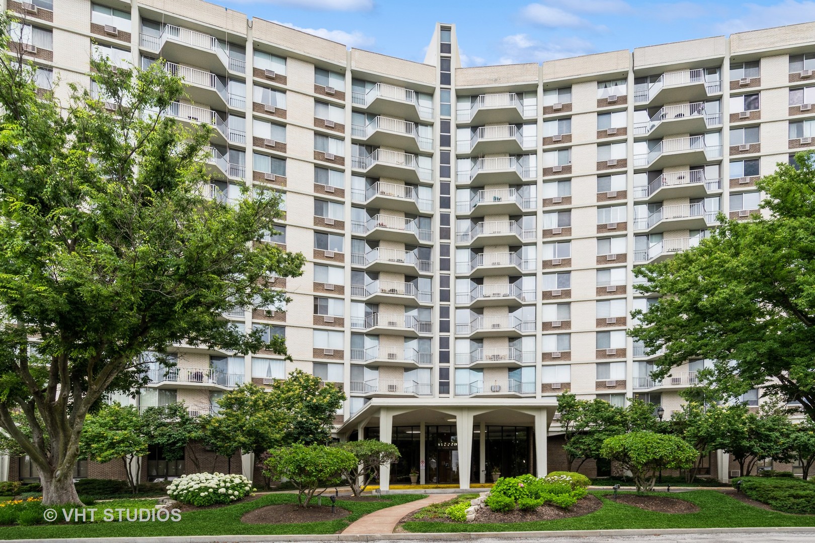 20 N Tower Road #10A, Oak Brook, IL 60523