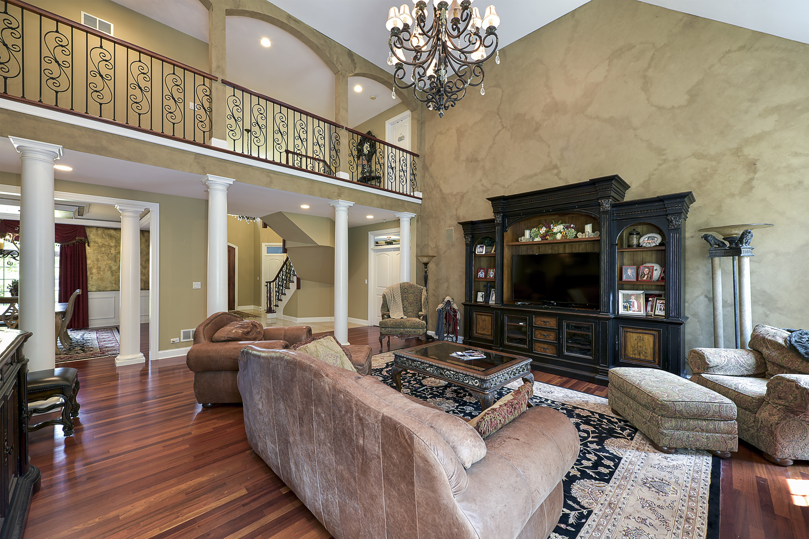 26285 W Roberts Lane, Barrington, IL 60010