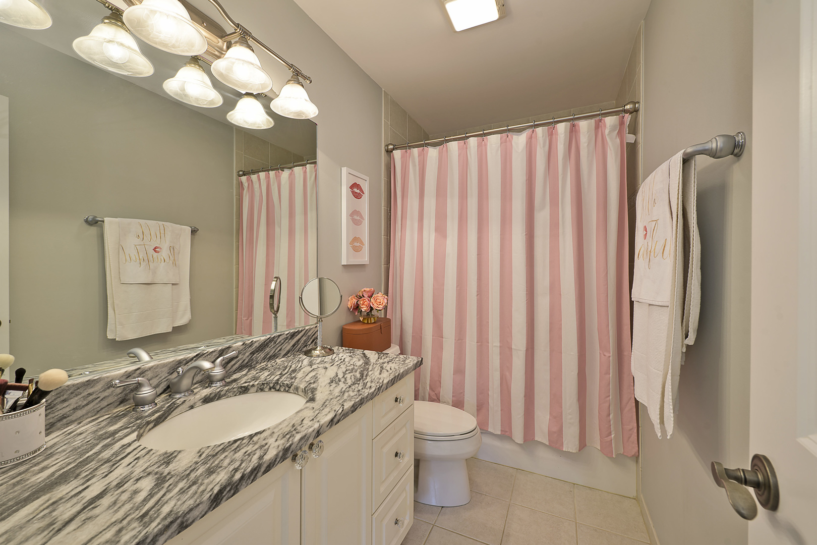 26285 W Roberts Lane, Barrington, IL 60010