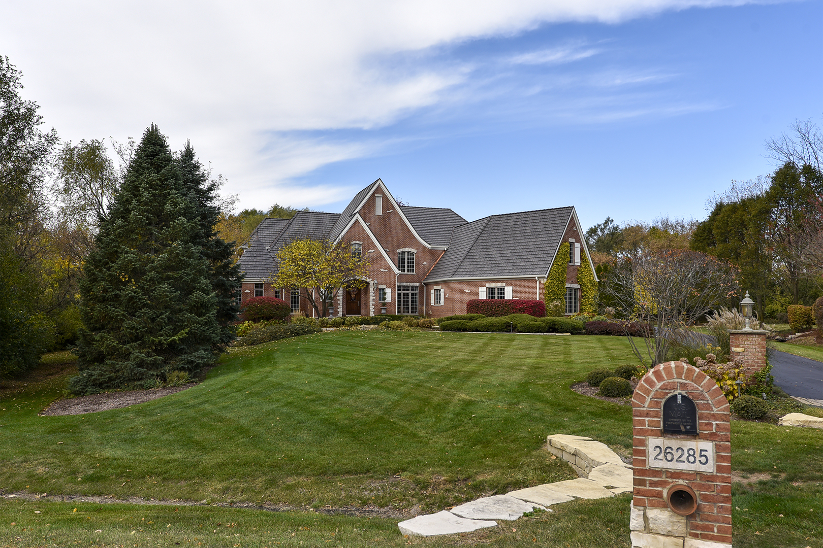 26285 W Roberts Lane, Barrington, IL 60010
