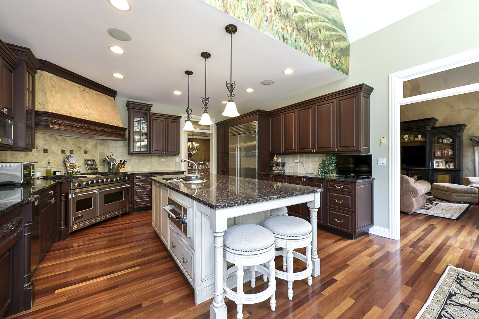 26285 W Roberts Lane, Barrington, IL 60010