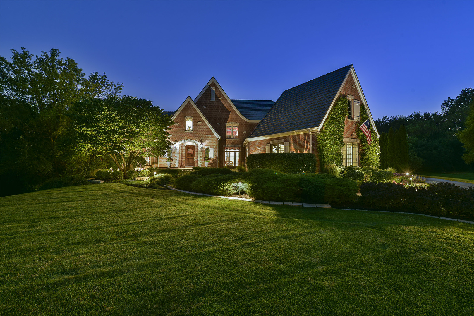 26285 W Roberts Lane, Barrington, IL 60010