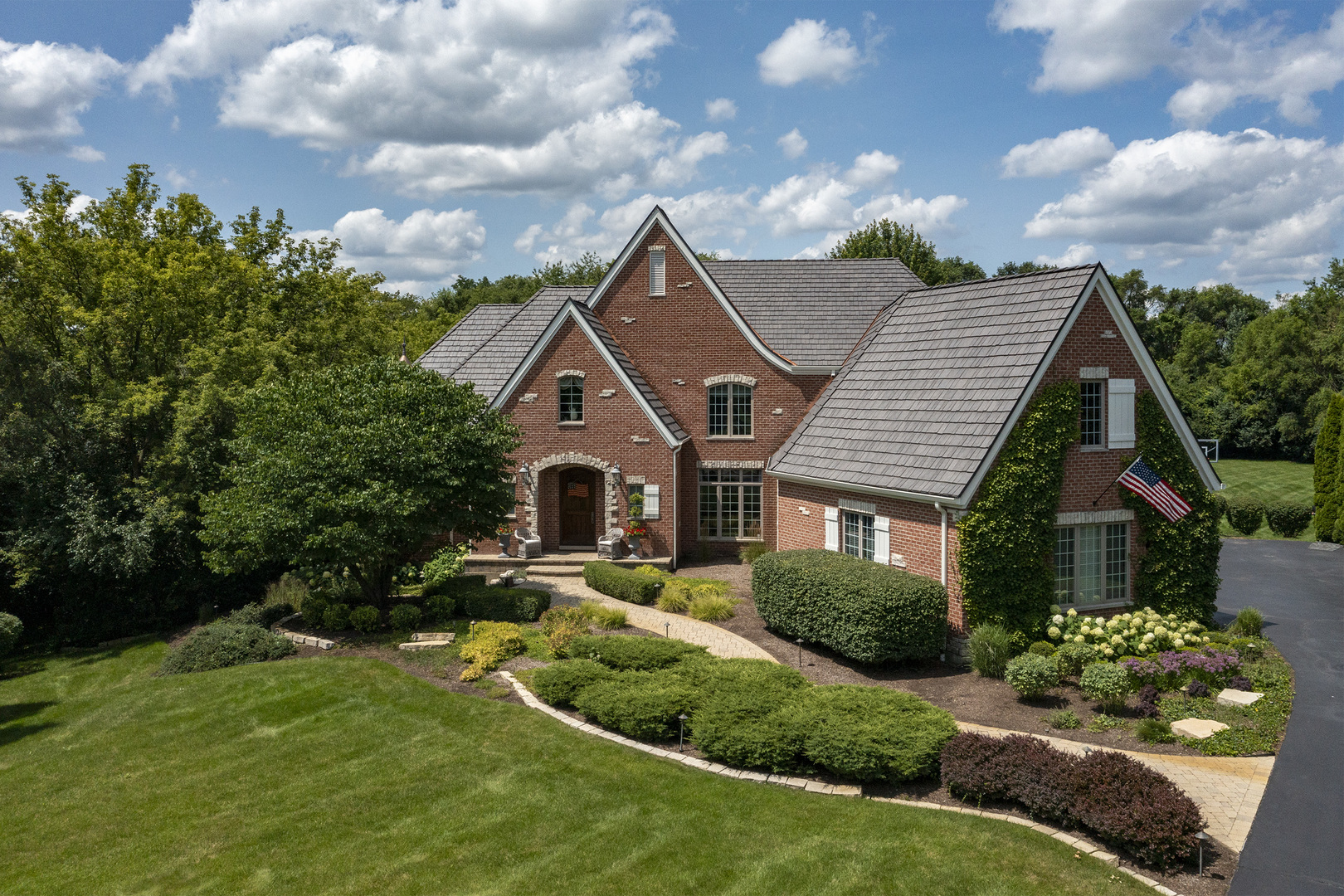 26285 W Roberts Lane, Barrington, IL 60010