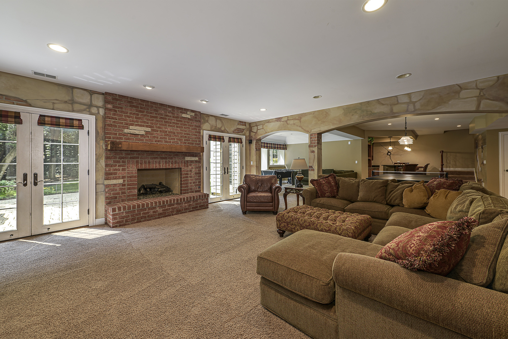 26285 W Roberts Lane, Barrington, IL 60010