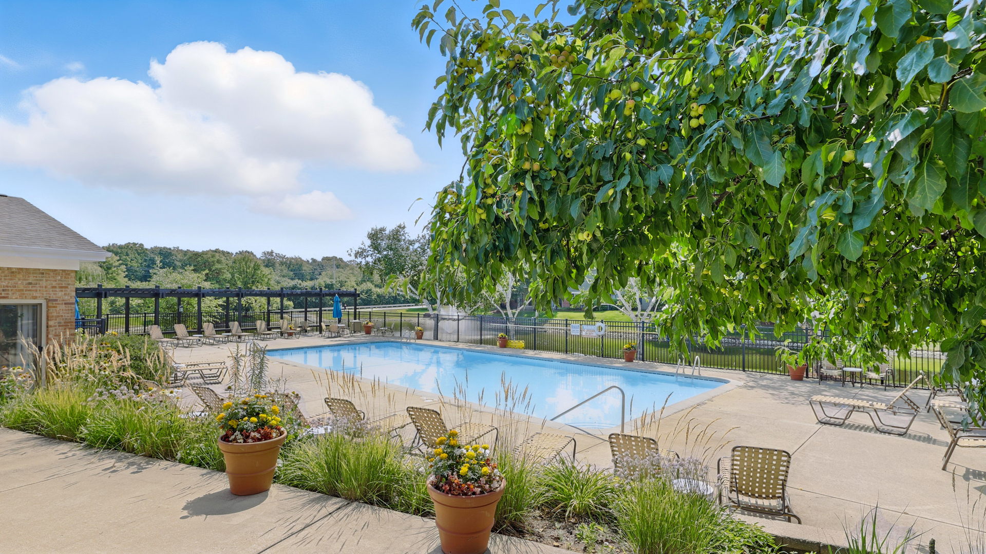 1561 Raymond Drive #104, Naperville, IL 60563