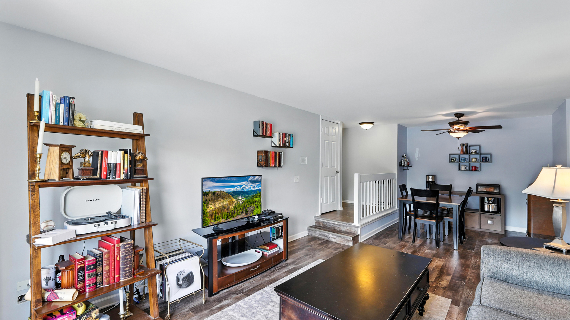 1561 Raymond Drive #104, Naperville, IL 60563