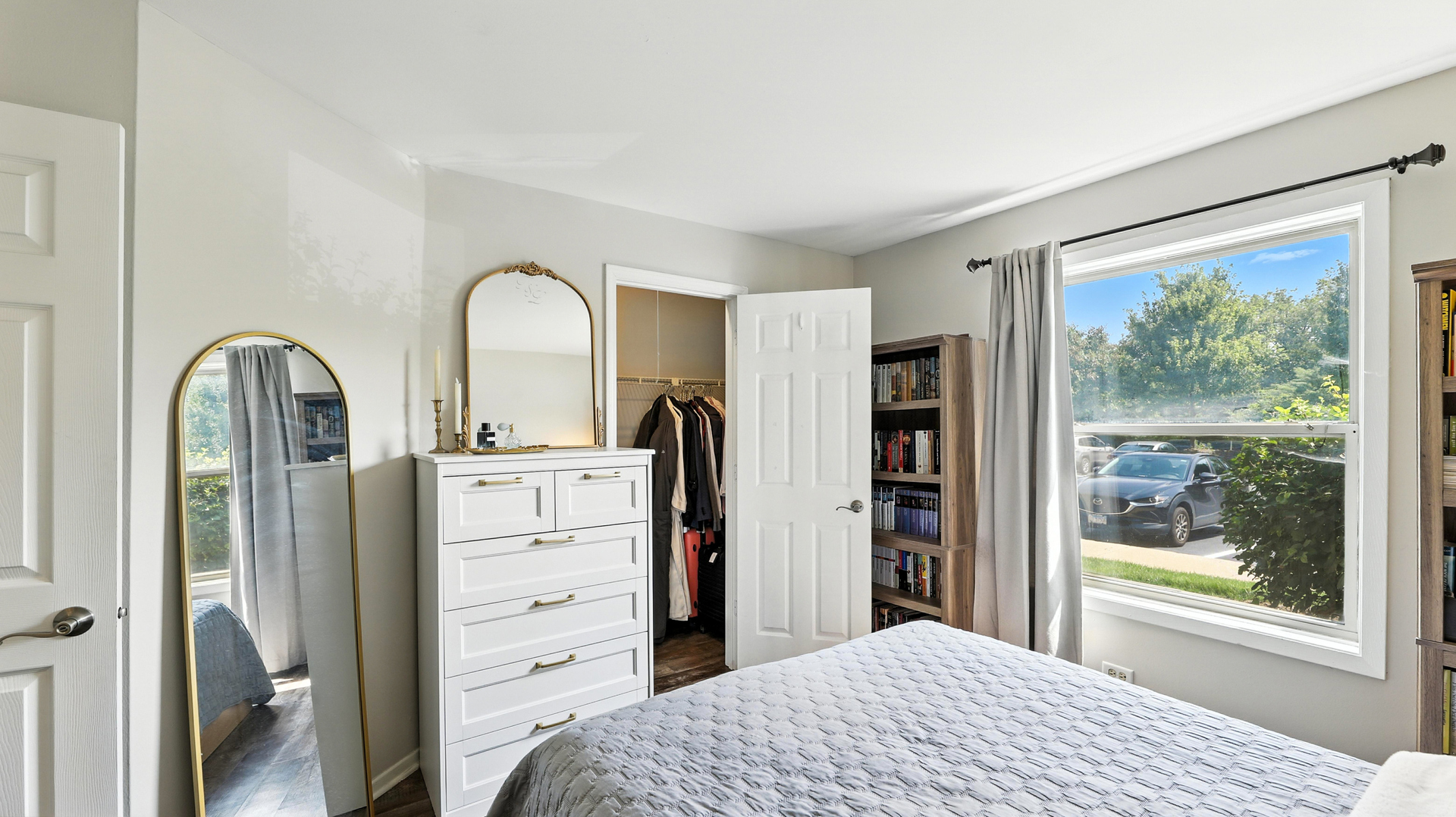 1561 Raymond Drive #104, Naperville, IL 60563