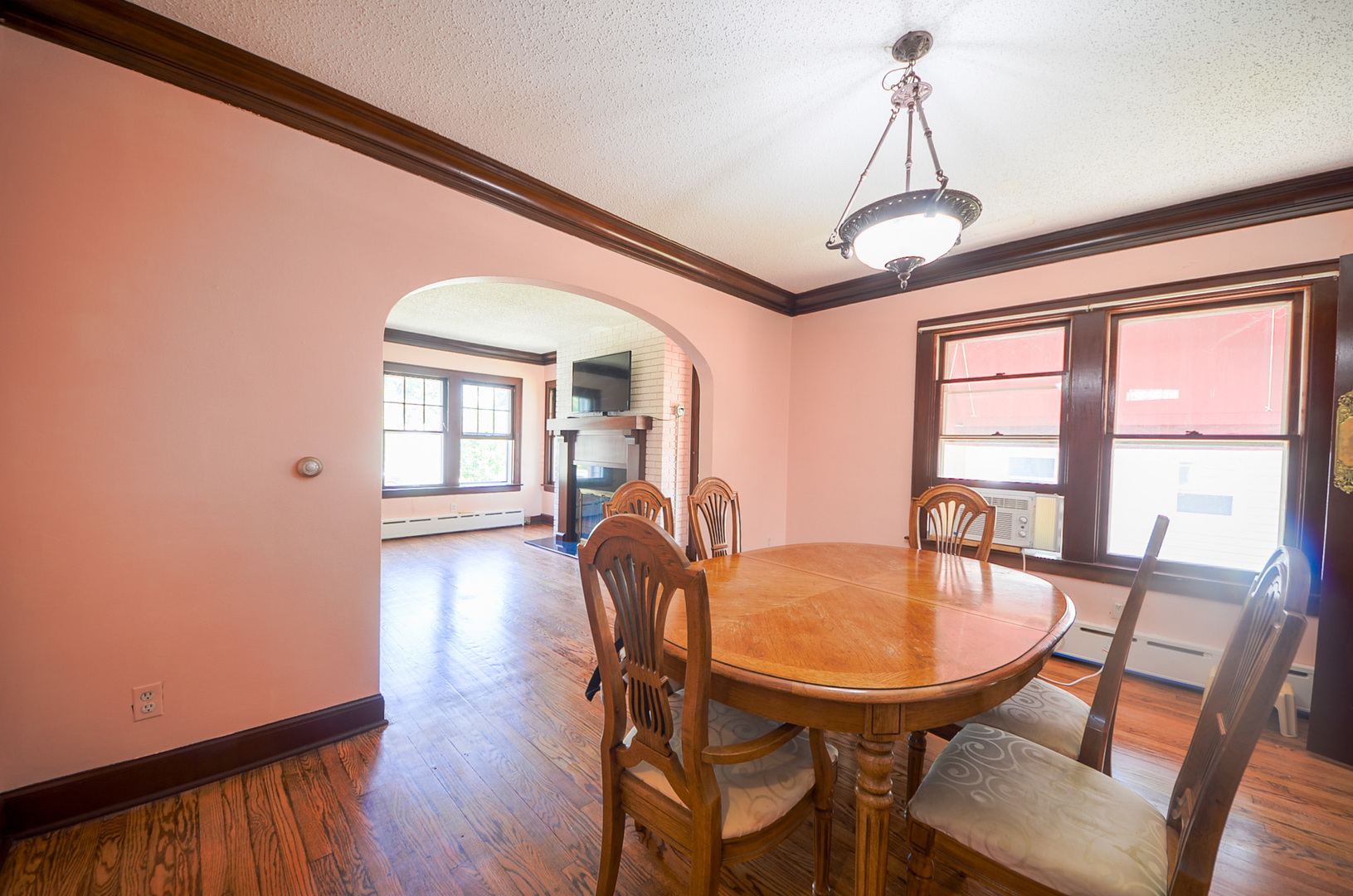 221 W Courtland Street, Mundelein, IL 60060