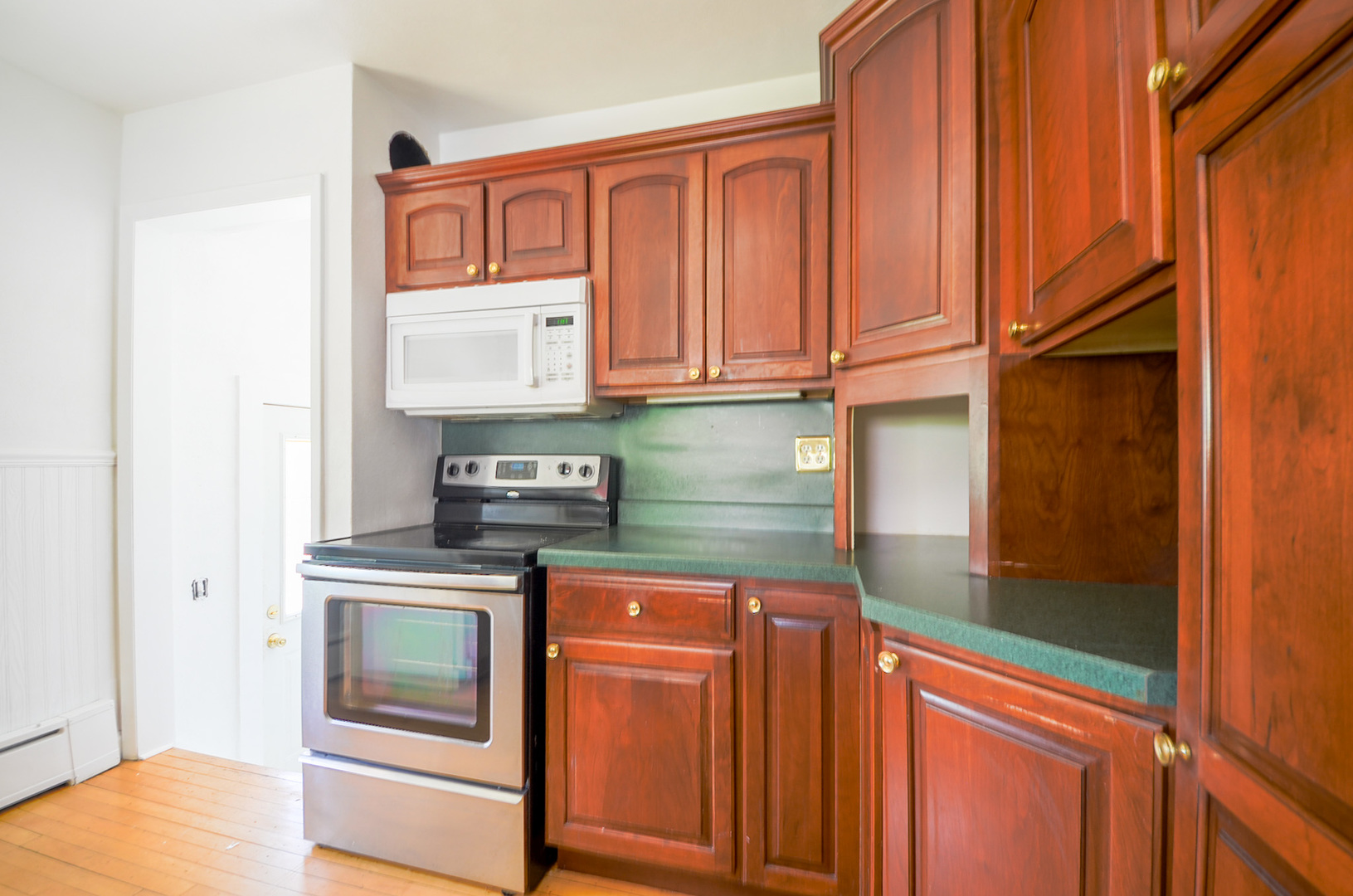 221 W Courtland Street, Mundelein, IL 60060
