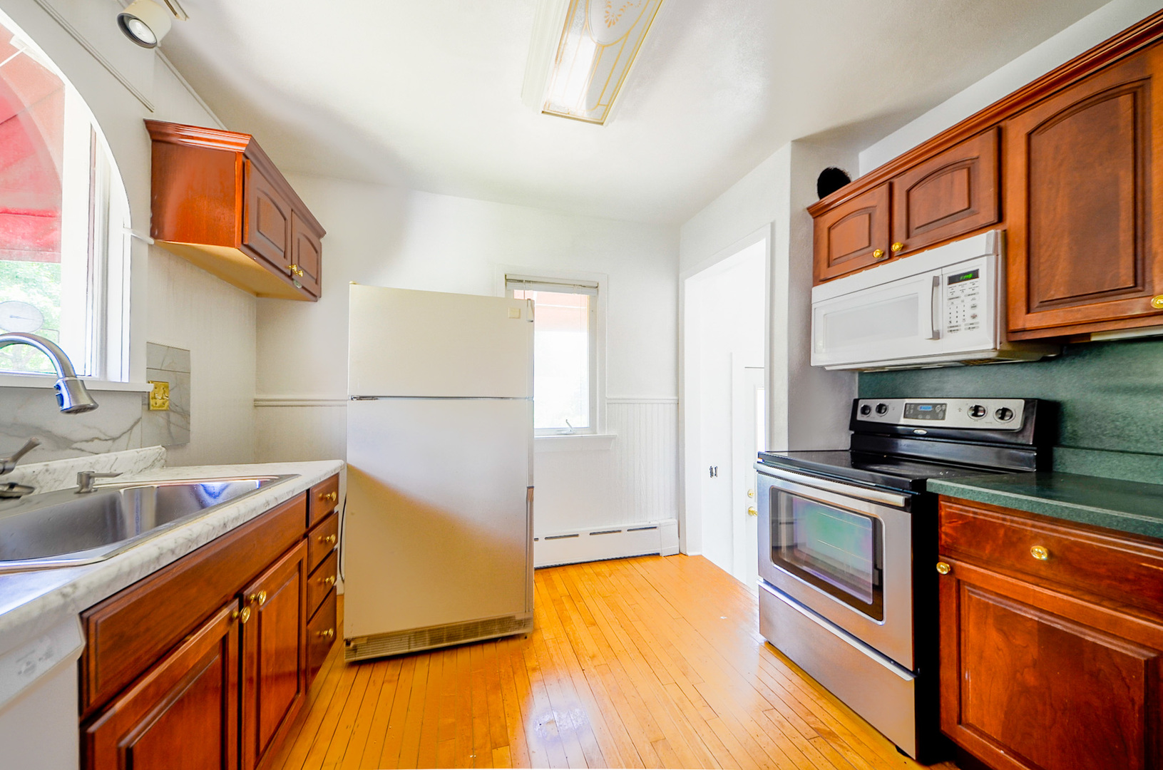 221 W Courtland Street, Mundelein, IL 60060